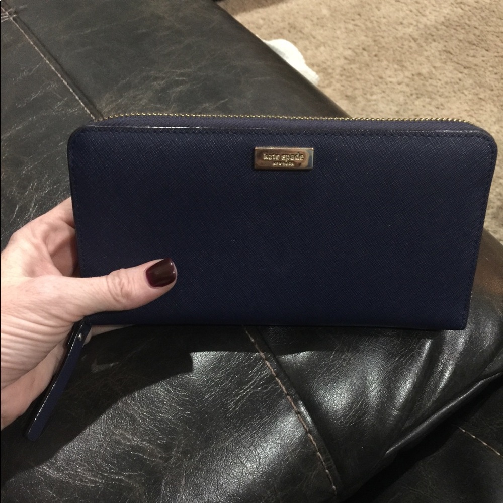 Navy Kate Spade zip wallet